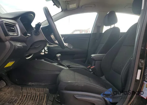 2021 Kia Rio Lx z USA, uszkodzony, nr VIN 3KPA24AD7ME422948